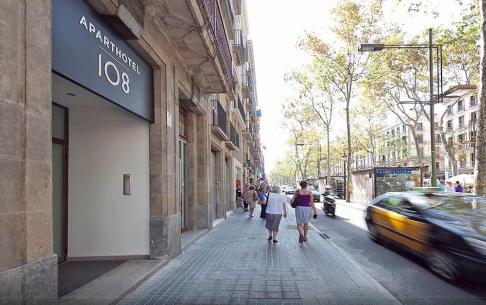 Aparthotel Rambla108 Barcelona Exterior photo