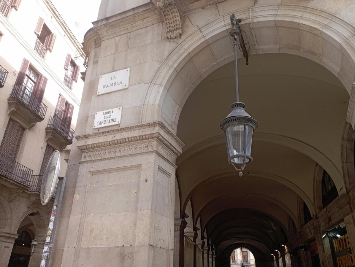 Aparthotel Rambla108 Barcelona Exterior photo