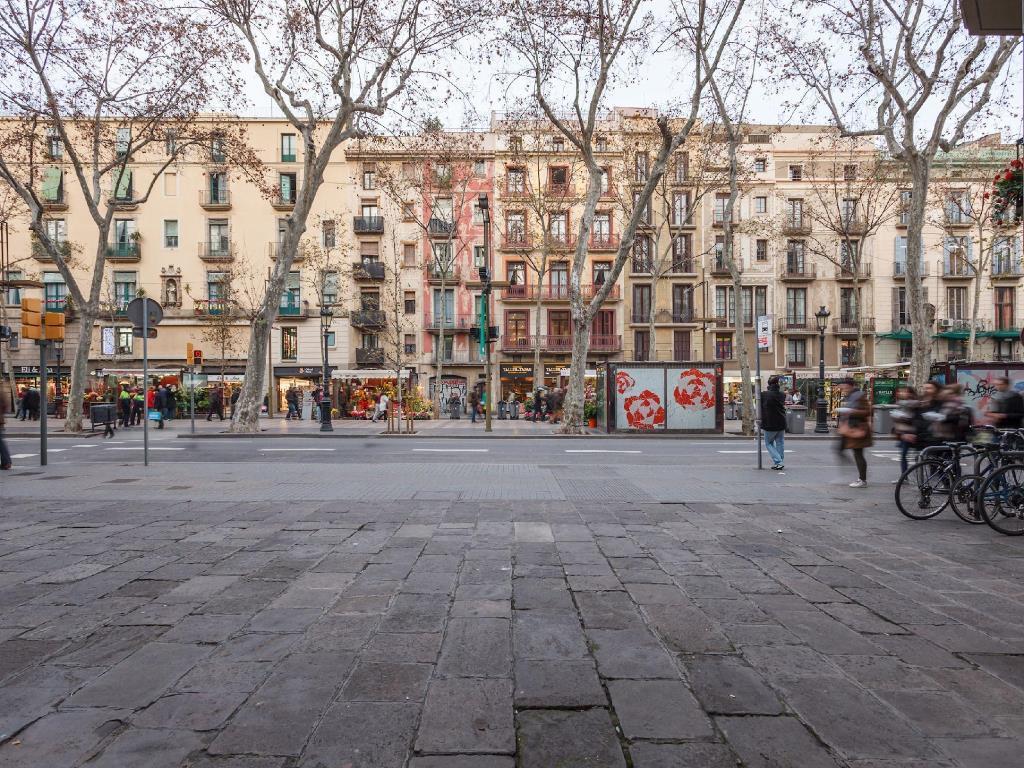 Aparthotel Rambla108 Barcelona Exterior photo