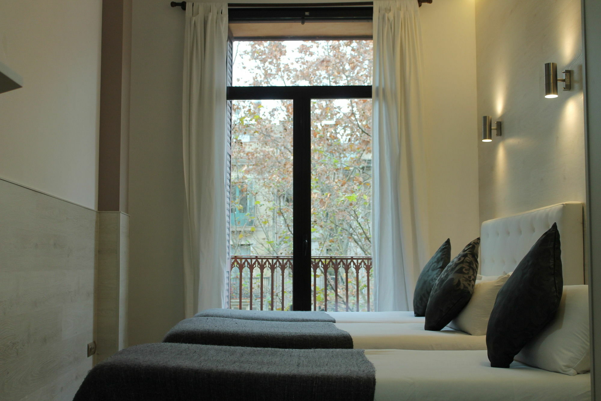 Aparthotel Rambla108 Barcelona Exterior photo